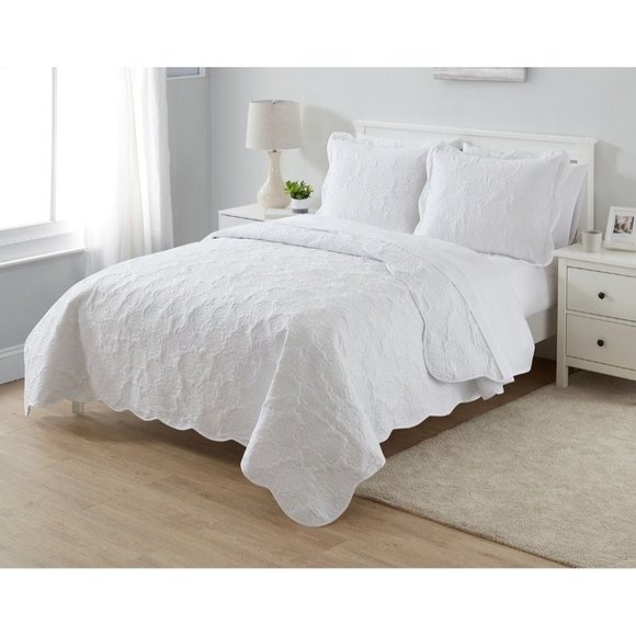Simply Shabby Chic Other - Simply Shabby Chic Boho 100% Cotton Scalloped Quilt Queen